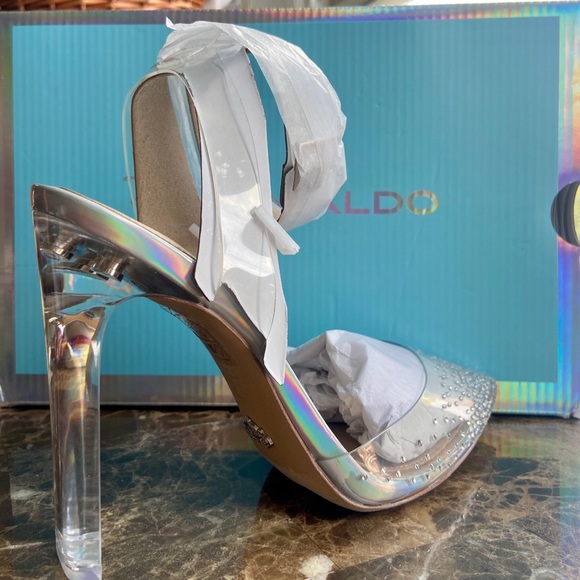 DISNEY x ALDO Cinderella ‘s Glass Slipper - Picture 4 of 10